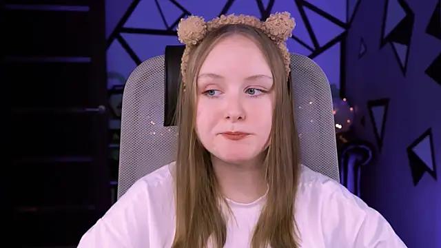 Snapshot of VivienLeeigh chatting on 13, 2, 2025 VivienLeeigh online show from 13, 2, 2025