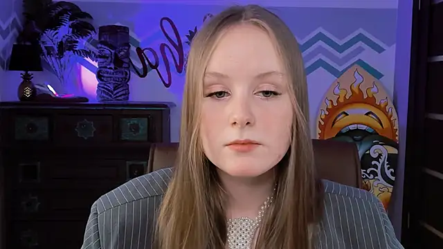 Snapshot of VivienLeeigh chatting on 22, 2, 2025 VivienLeeigh online show from 22, 2, 2025