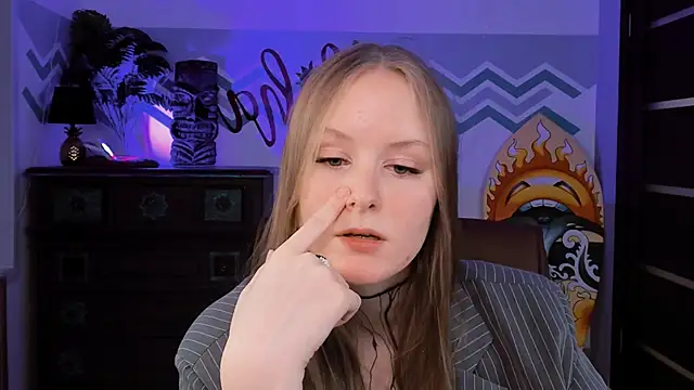 Snapshot of VivienLeeigh chatting on 23, 2, 2025 VivienLeeigh online show from 23, 2, 2025