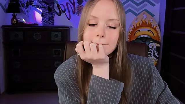 Snapshot of VivienLeeigh chatting on 23, 2, 2025 VivienLeeigh online show from 23, 2, 2025