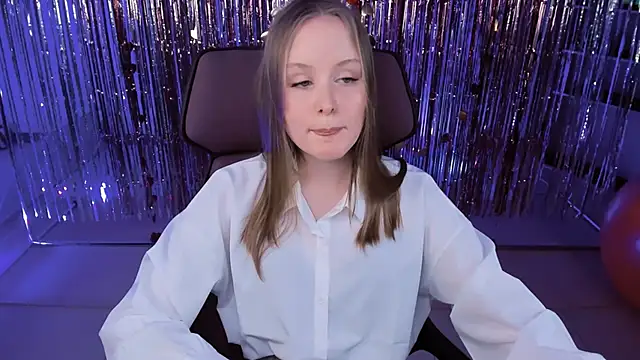 Snapshot of VivienLeeigh chatting on 17, 3, 2025 VivienLeeigh online show from 17, 3, 2025