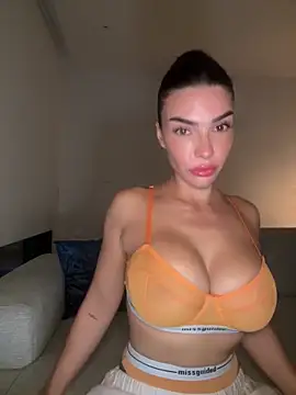 krissiswrld- online show from 2, 12, 2025