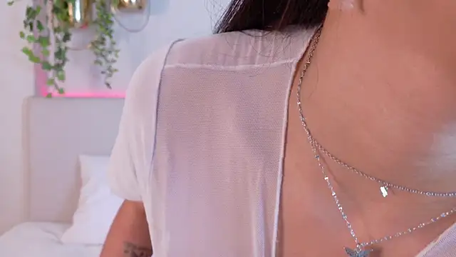 Snapshot of MiaOconner chatting on 8, 1, 2025 MiaOconner online show from 8, 1, 2025