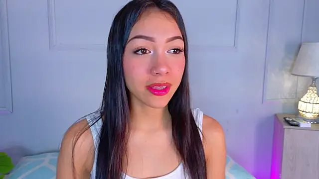 Snapshot of MiaOconner chatting on 24, 9, 2025 MiaOconner online show from 24, 9, 2025