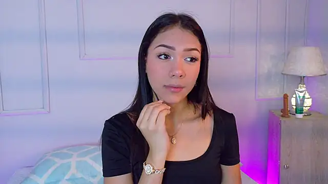 Snapshot of MiaOconner chatting on 7, 10, 2025 MiaOconner online show from 7, 10, 2025