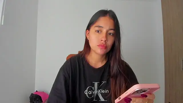 Snapshot of AriaMontgomery chatting on 7, 11, 2025 AriaMontgomery online show from 7, 11, 2025