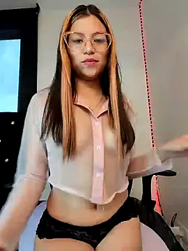 Snapshot of little_mavi chatting on 26, 12, 2024 little mavi online show from 26, 12, 2024