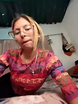 Snapshot of little_mavi chatting on 14, 2, 2025 little mavi online show from 14, 2, 2025