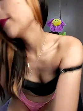 Snapshot of little_mavi chatting on 25, 2, 2025 little mavi online show from 25, 2, 2025