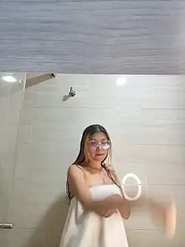 Snapshot of little_mavi chatting on 2, 3, 2025 little mavi online show from 2, 3, 2025