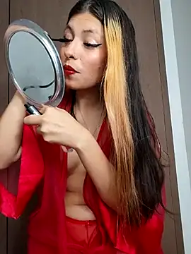 Snapshot of little_mavi chatting on 22, 3, 2025 little mavi online show from 22, 3, 2025