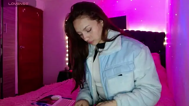 holy juli online show from 9, 3, 2025