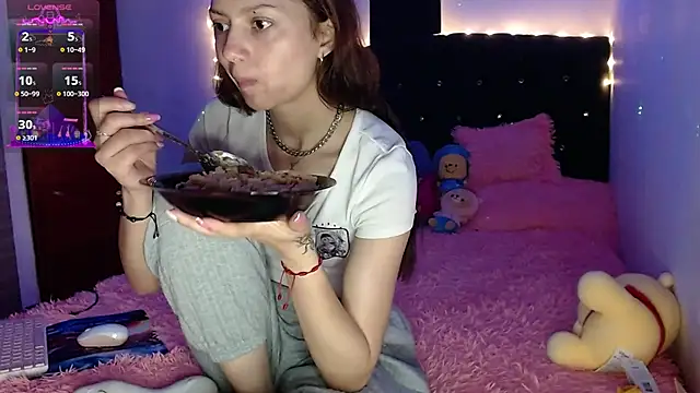 holy juli online show from 15, 3, 2025