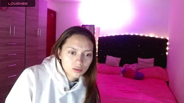 holy juli online show from 17, 10, 2025