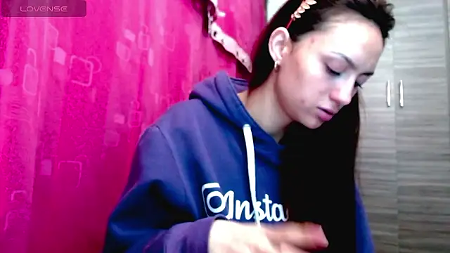 holy juli online show from 6, 1, 2026