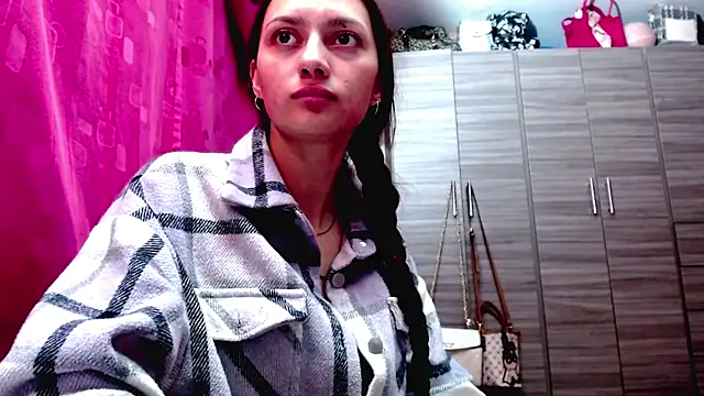 holy juli online show from 15, 2, 2026