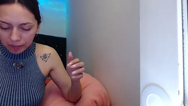holy juli online show from 3, 8, 2026