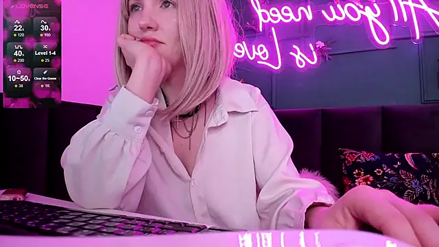 Fluffy Monica online show from 3, 3, 2025