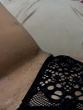 Snapshot of luara1988 chatting on 1, 12, 2025 luara1988 online show from 1, 12, 2025