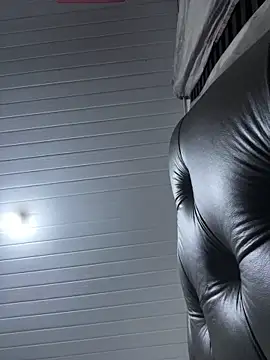 Snapshot of luara1988 chatting on 17, 12, 2025 luara1988 online show from 17, 12, 2025