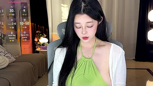 sweateanv  online show from 29, 12, 2024