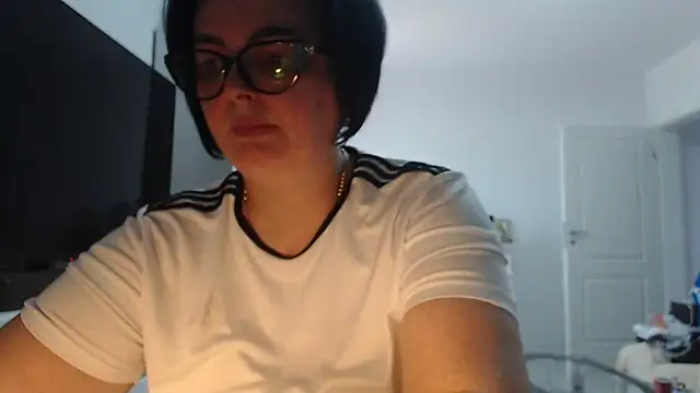 Amandamuller1982 online show from 2, 7, 2026