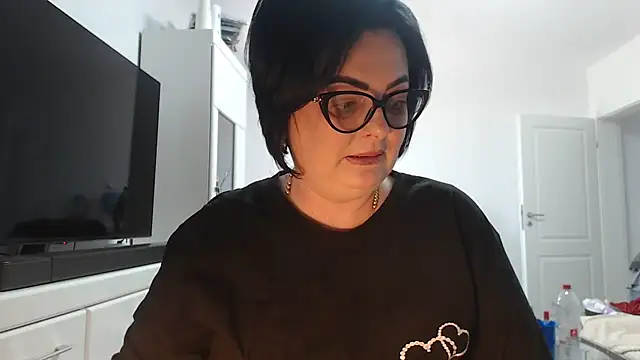 Amandamuller1982 online show from 5, 7, 2026