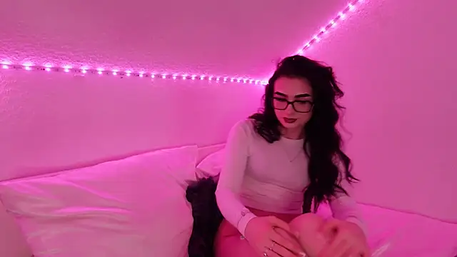 AdelinaAlia online show from 27, 11, 2025