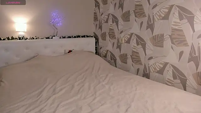 Snapshot of ViolaBloom22 chatting on 2, 1, 2025 ViolaBloom22 online show from 2, 1, 2025