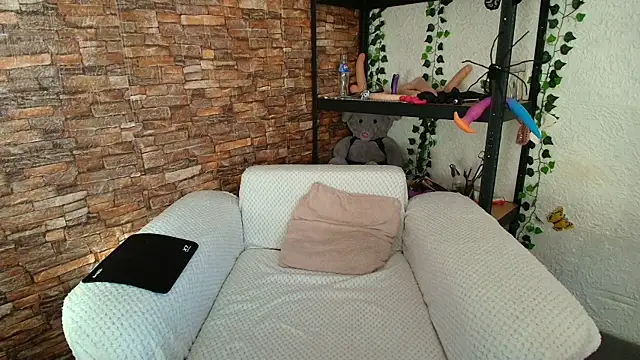 andradahot15 online show from 3, 11, 2025