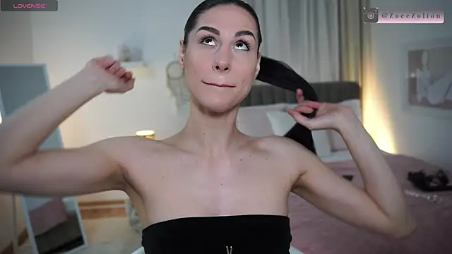 Snapshot of ZoeeZolton chatting on 21, 3, 2025 ZoeeZolton online show from 21, 3, 2025