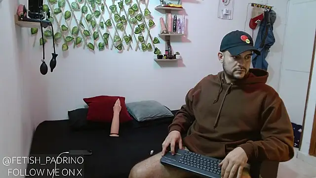 fetish padrino online show from 22, 1, 2025
