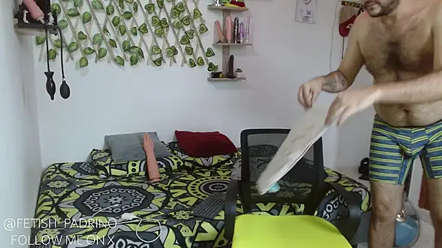 fetish padrino online show from 30, 1, 2025