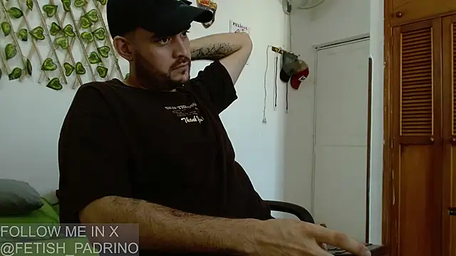 fetish padrino online show from 17, 3, 2025