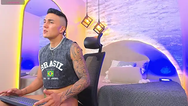Aron Bolt online show from 25, 4, 2026
