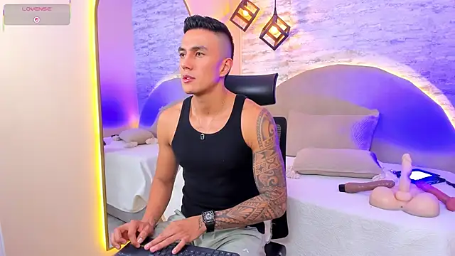 Aron Bolt online show from 4, 5, 2026