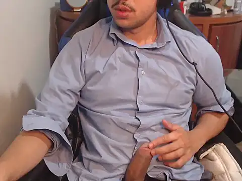 Snapshot of anjonoturno1 chatting on 28, 9, 2025 anjonoturno1 online show from 28, 9, 2025