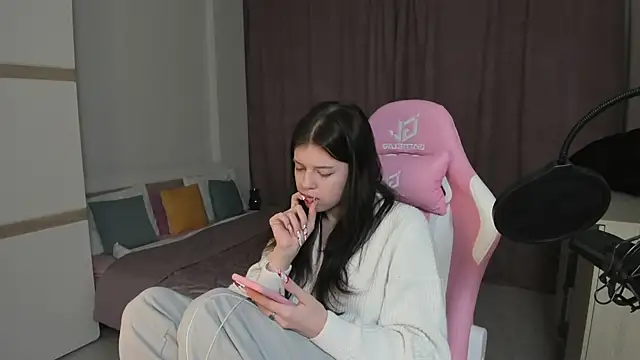 Este Glen online show from 31, 12, 2024