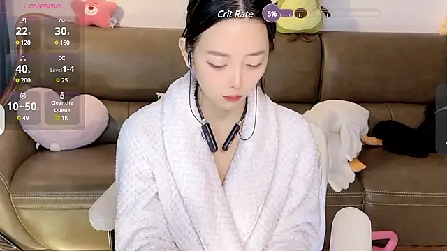 Yilin1999 online show from 12, 12, 2024