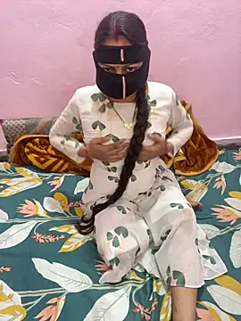 mickey love online show from 28, 2, 2025