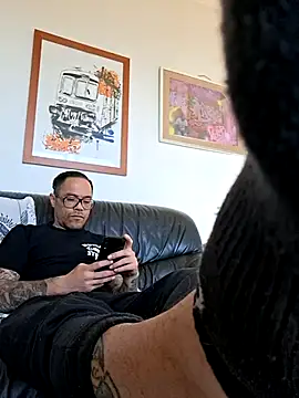 mileflav0r online show from 14, 4, 2026