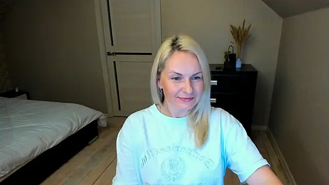 Alicee Gracee online show from 6, 11, 2025