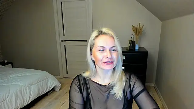 Alicee Gracee online show from 8, 11, 2025