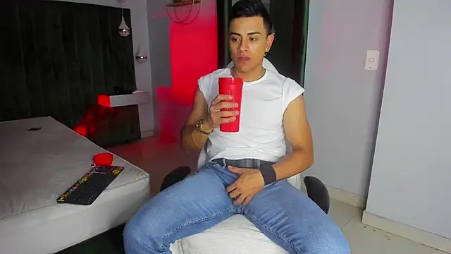 Snapshot of Lucii_fer_ chatting on 7, 11, 2025 Lucii fer online show from 7, 11, 2025