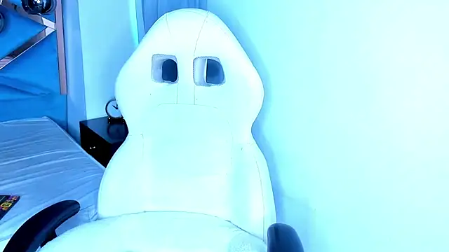 Snapshot of Lucii_fer_ chatting on 25, 11, 2025 Lucii fer online show from 25, 11, 2025