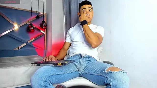 Snapshot of Lucii_fer_ chatting on 9, 3, 2026 Lucii fer online show from 9, 3, 2026