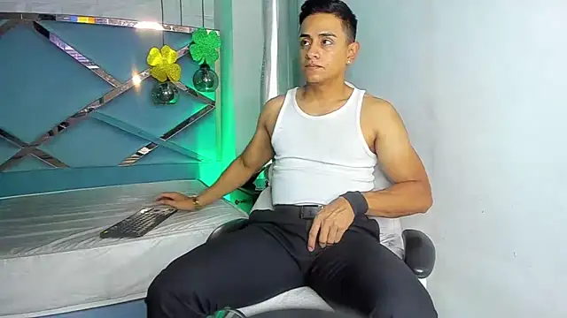 Snapshot of Lucii_fer_ chatting on 17, 3, 2026 Lucii fer online show from 17, 3, 2026