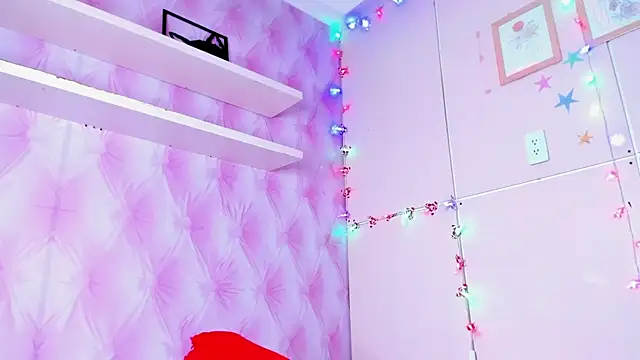 Snapshot of MarieMyller chatting on 27, 12, 2024 MarieMyller online show from 27, 12, 2024