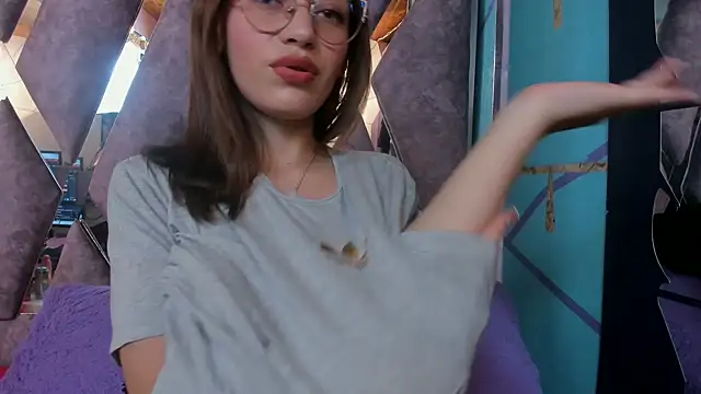 LARICSABLUE online show from 8, 2, 2025