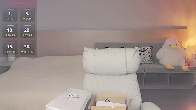 Snapshot of Lucky-baby chatting on 13, 10, 2025 Lucky-baby online show from 13, 10, 2025